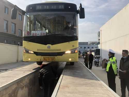 连云港灌南县有去连云区海边的大巴或公交车吗？灌南大巴与大货车相撞